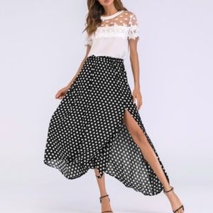 Green Envelope Ladies Size Large Black Skirt